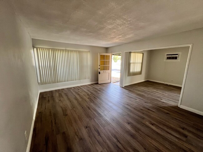 Building Photo - Remodeled 3 bedroom home in Glendora!