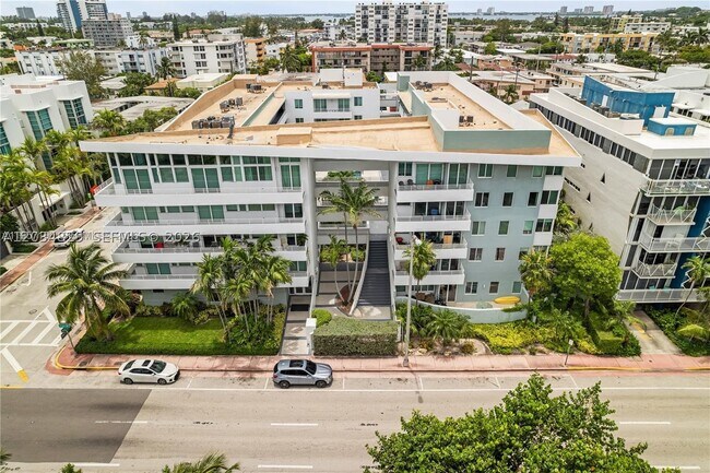 Foto del edificio - 7800 Collins Ave