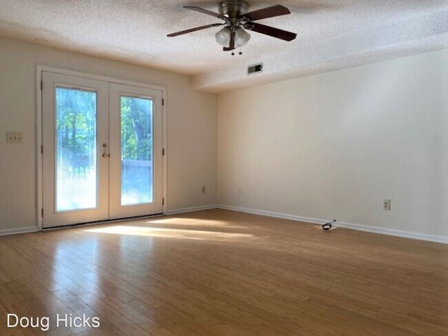 Foto del edificio - 4 br, 2.5 bath House - 10701 Downpatrick P...
