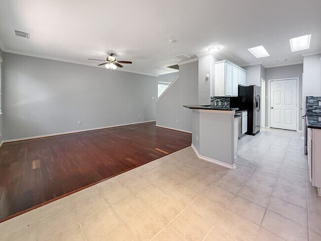 Building Photo - 3 Peach Ridge Pl