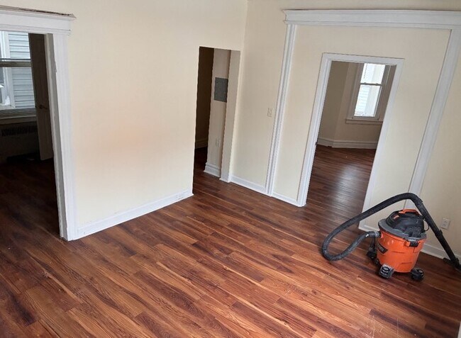 Building Photo - 45 Finlay Pl