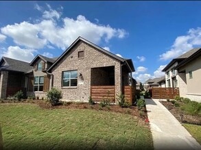 Building Photo - 1625 Dewberry Ln