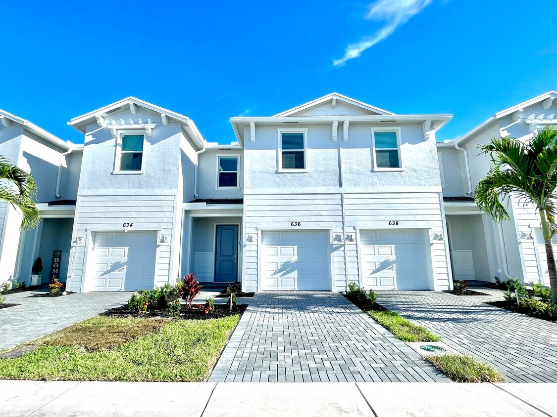 Foto principal - 850 SE grovebush Ln