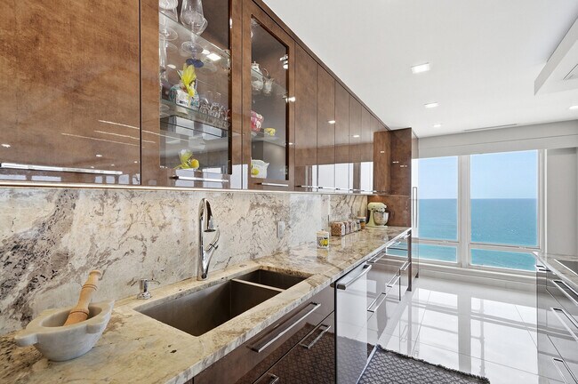 Foto del edificio - 4100 Galt Ocean Dr