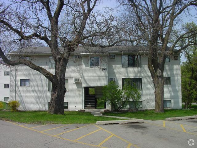 Building - Legend Woods Apartments