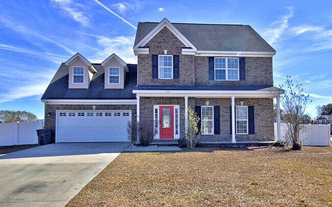 Building Photo - 700 English Oak Dr