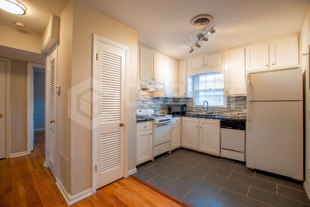 Photo - 3607 Roxboro Road Northeast