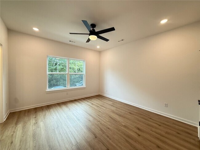 Foto del edificio - 3480 E Huntsville Rd