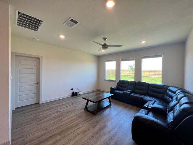 Building Photo - 3602 Overlord Ln