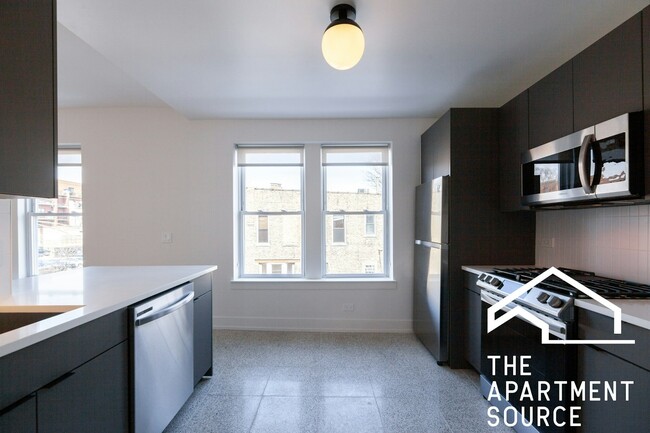 Foto del edificio - 2312 N Albany Ave
