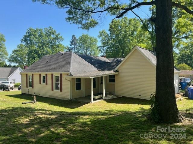 Building Photo - 13551 Barberry Ave