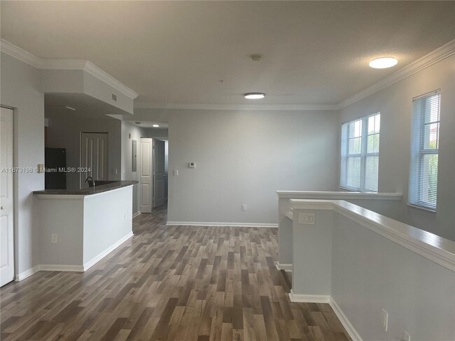 Building Photo - 6020 W Sample Rd