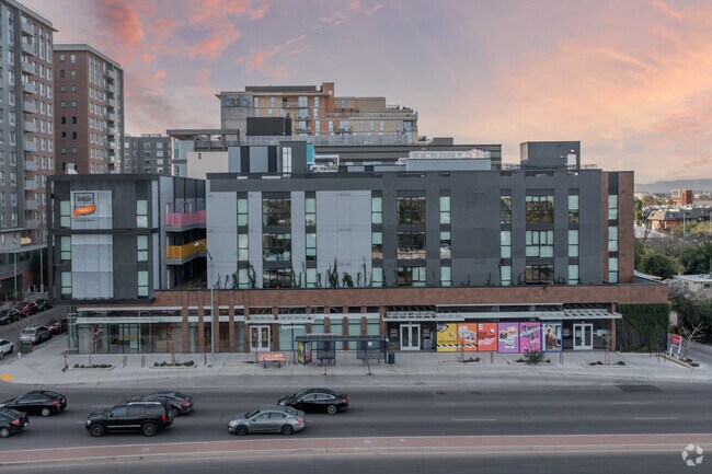 Photo - Hub Speedway Apartments