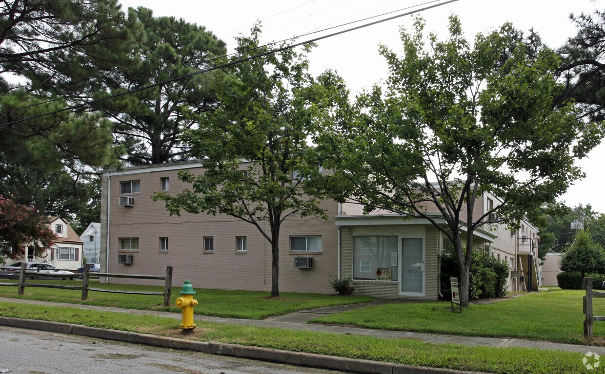 Lenox Garden Apartaments - Lenox Garden Apartments