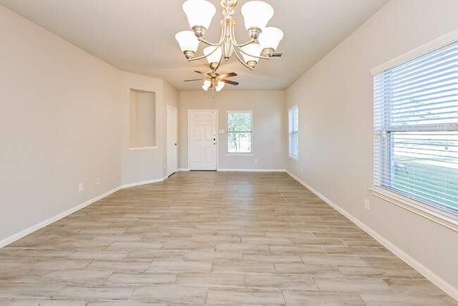 Foto del edificio - Spacious 5-Bedroom Home in Spring, TX