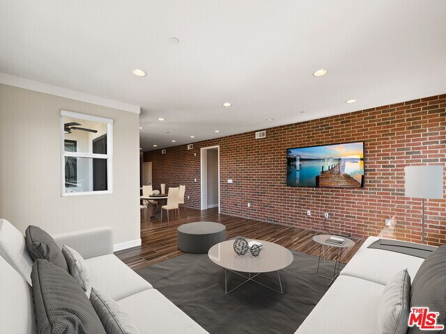 Foto del edificio - 12746 W Jefferson Blvd