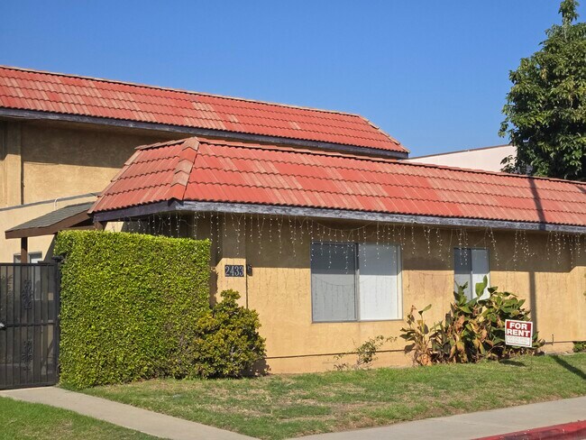 Building Photo - 2433 E Garvey Ave N