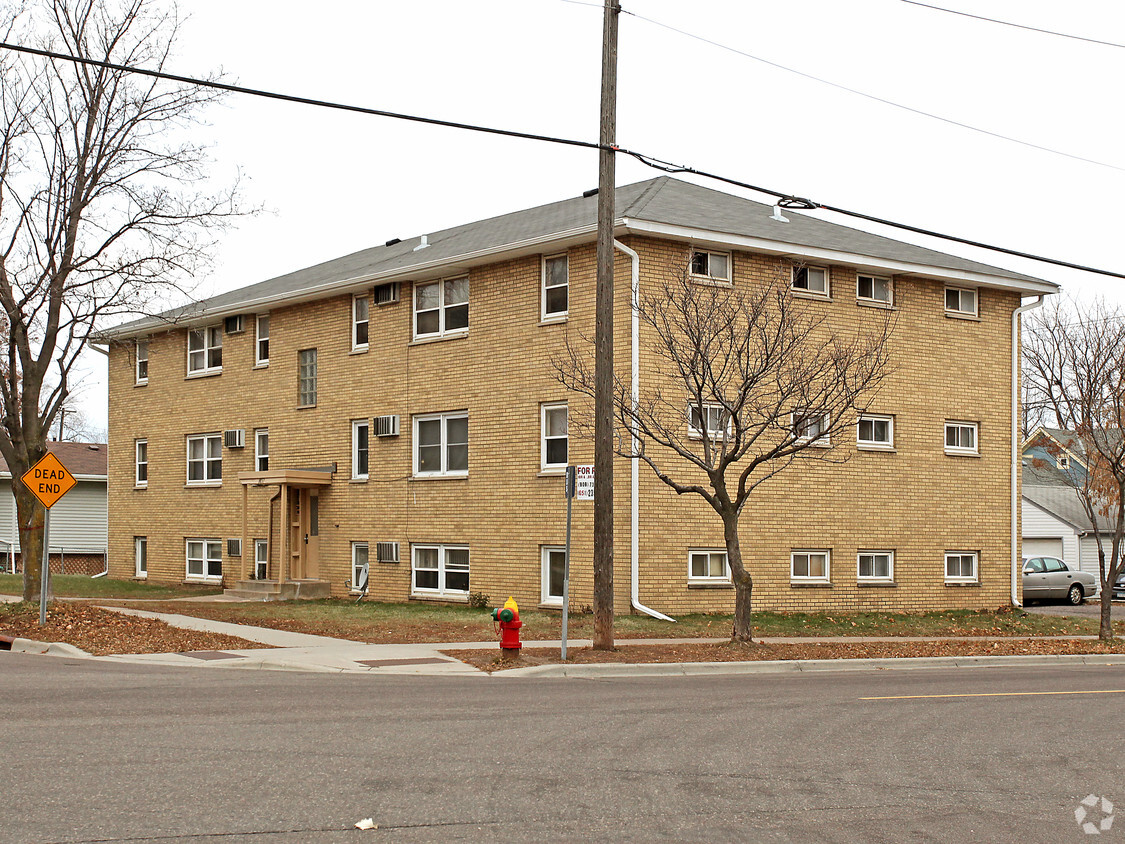 Primary Photo - 1051 Suburban Ave
