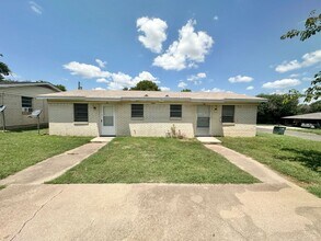 Building Photo - 405 Robertson Ave