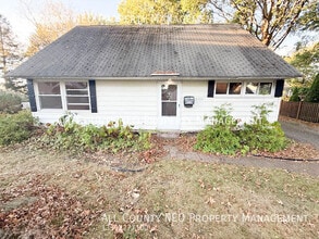 Building Photo - 2360 Giffels Dr
