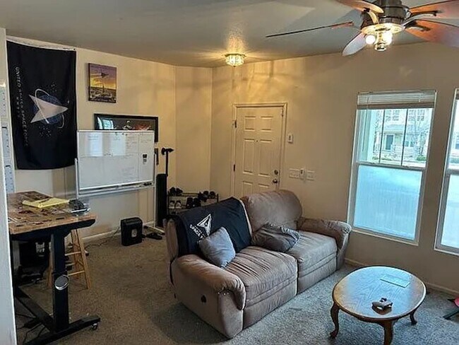 Building Photo - 3 Bed | 2.5 Bath Townhome In School District #2