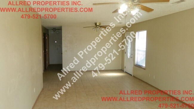 Building Photo - 1422- 1424 N. Dawn Dr.