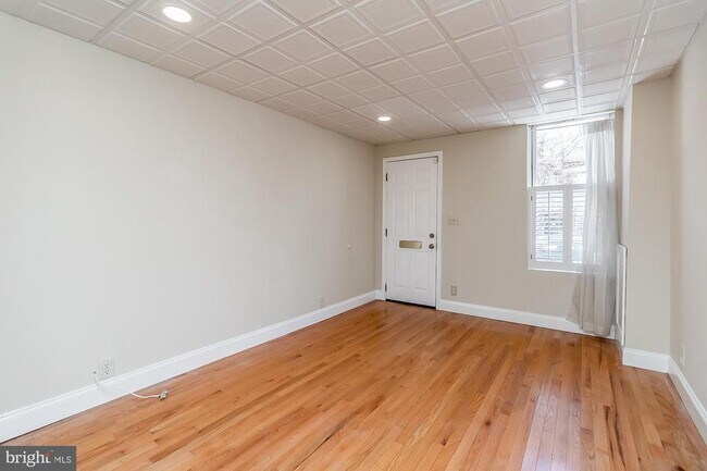 Building Photo - 726 S Luzerne Ave