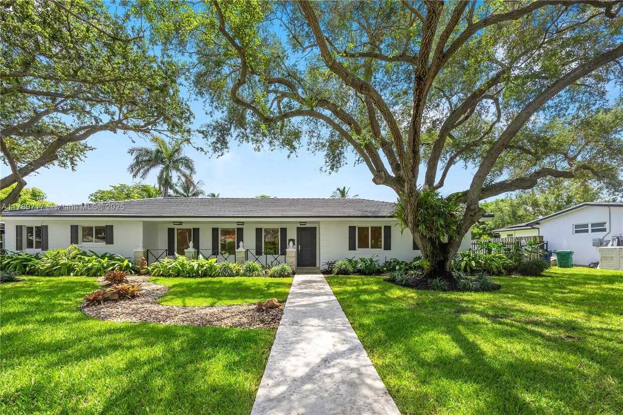 Foto principal - 14321 SW 78th Ct