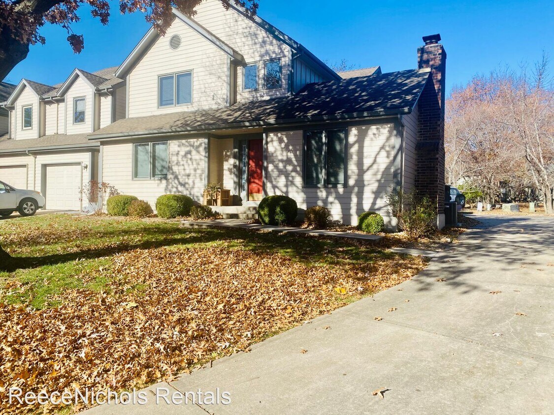 Primary Photo - 3 br, 3.5 bath House - 10802 W. 116th Terrace
