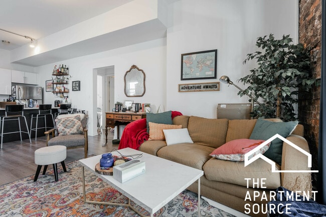 Building Photo - 2022 S Throop St