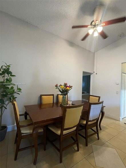 Foto del edificio - 6466 SW 152nd Cir Pl