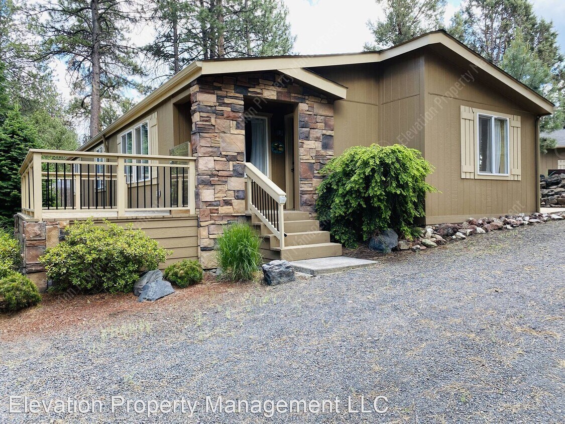 Primary Photo - 3 br, 2 bath House - 60893 Duke Lane