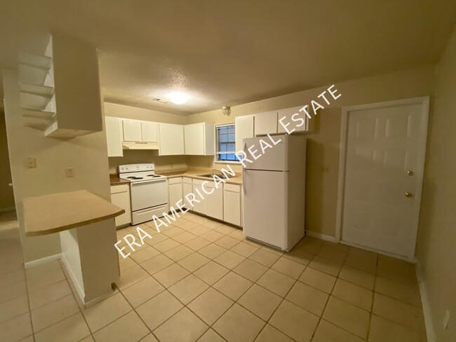 Foto del edificio - 129 Twin Trees Dr