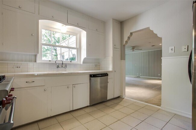 Building Photo - 1434 Tranquilla Dr