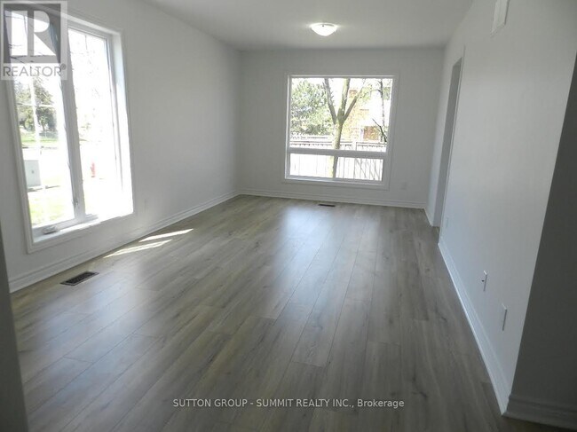 Photo du bâtiment - 5305-5305 Glen Erin Dr