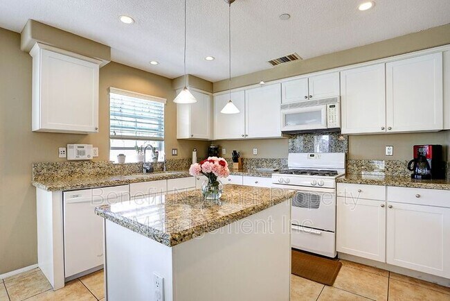 Building Photo - 34 Quartz Ln