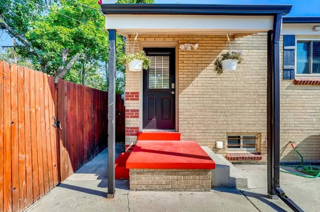 Photo - 1367 S Beach Ct House