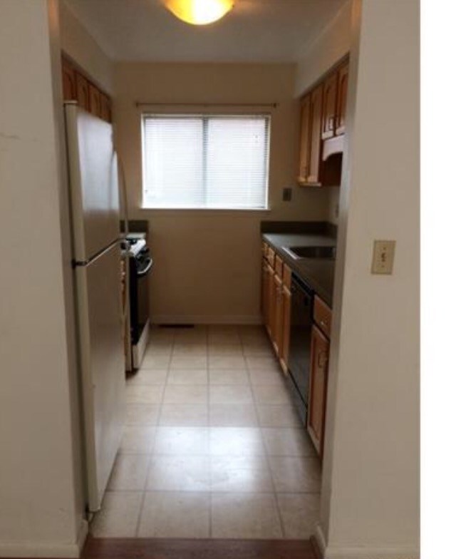 29 Stonegate Cir, Branford, CT 06405 Townhome Rentals in Branford CT