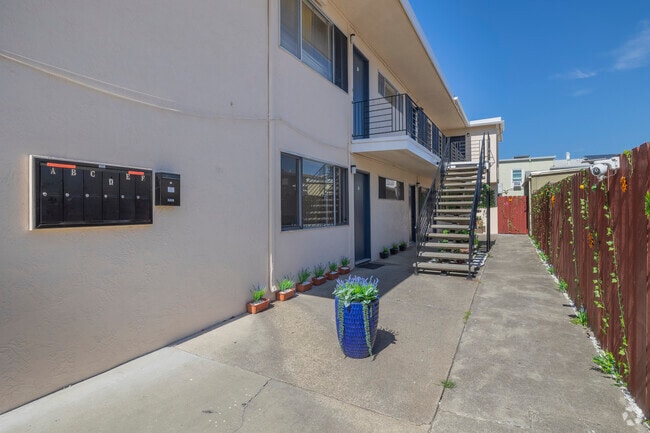 Entrance - 1433 Dwight Way