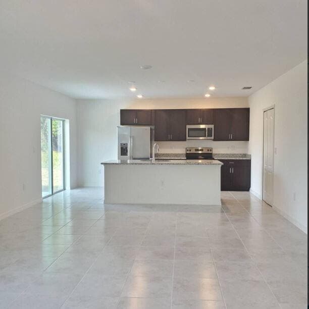 Building Photo - 971 SW Nichols Terrace