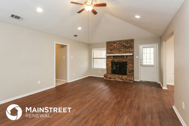 Foto del edificio - 521 Anglebluff Dr