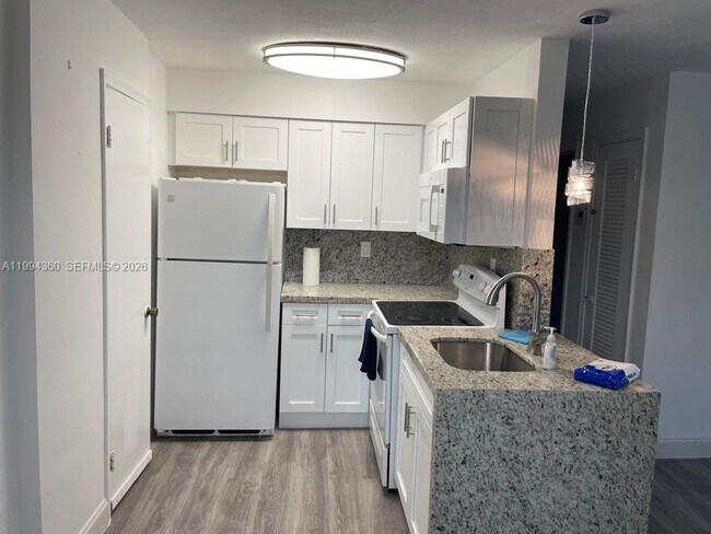 Foto del edificio - 8701 SW 141st St