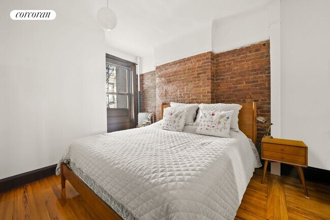 Foto del edificio - 717 Carroll St