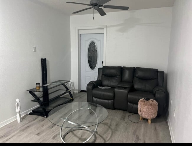 Building Photo - 600 Sardinia Cir