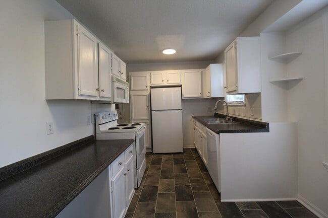 Foto del edificio - 2 Bedroom 1 Bath Home In Roeland Park