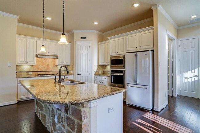 Building Photo - 10608 Enclave Shadows Ct