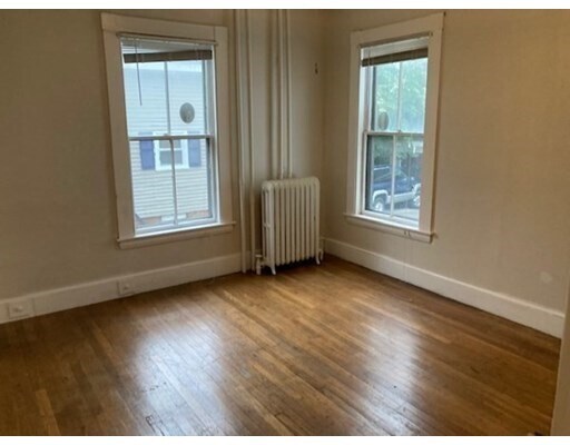 Building Photo - 66 Maple St