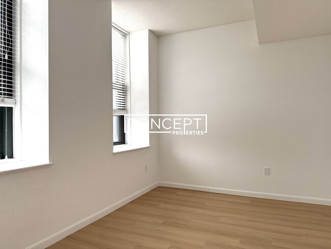 Foto del edificio - 1200 Adams St