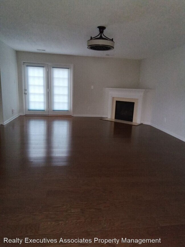Building Photo - 4 br, 3 bath House - 4457 Oakbank Lane