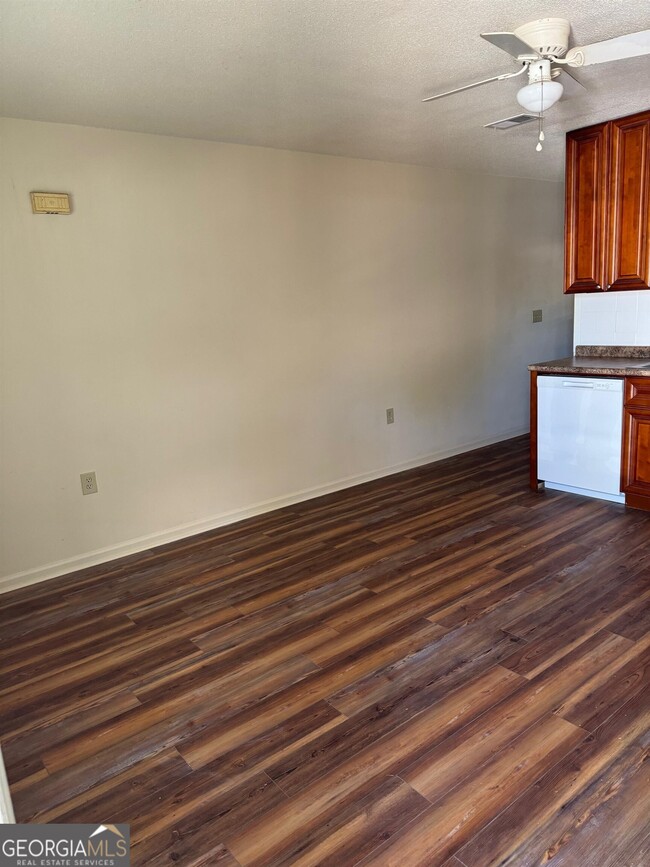 Building Photo - 232 Lanier Dr